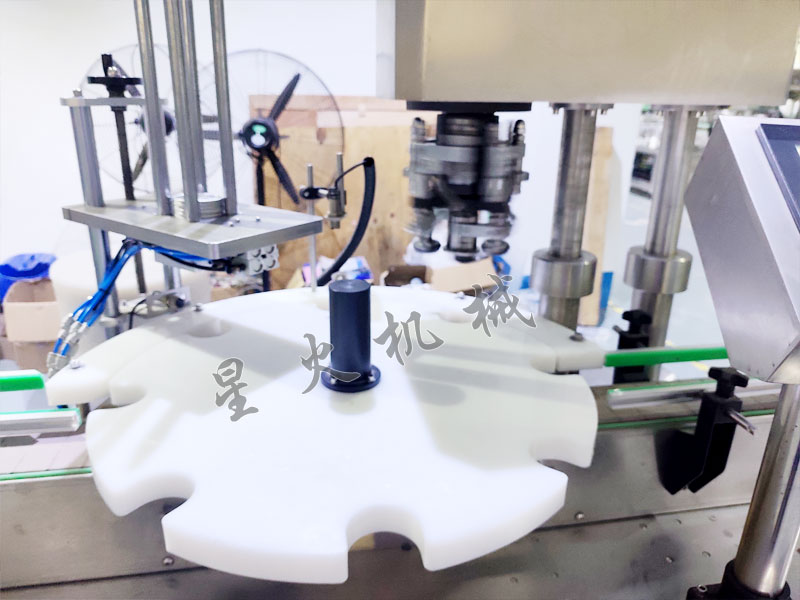 江蘇易拉罐封口機細節(jié)