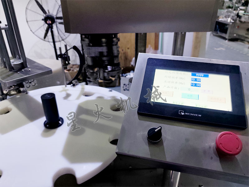 江蘇易拉罐封口機細節(jié)