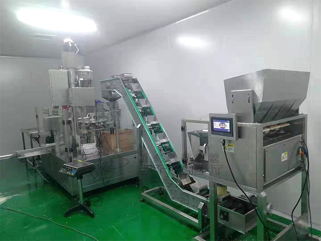 星火全自動(dòng)食鹽包裝機(jī)械展示